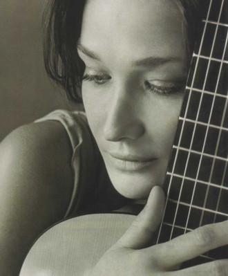 Carla Bruni pic #102415