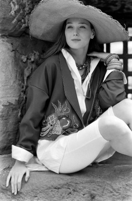 photo 21 in Carla Bruni gallery [id1358150] 2024-10-10 00:00:00