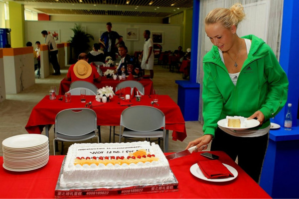 photo 29 in Caroline Wozniacki gallery [id410970] 2011-10-11 00:00:00
