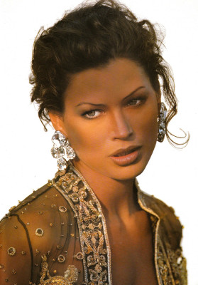 Carre Otis pic #426498