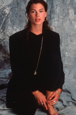 Carre Otis pic #400973