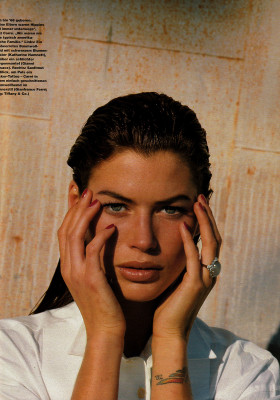 Carre Otis pic #213315