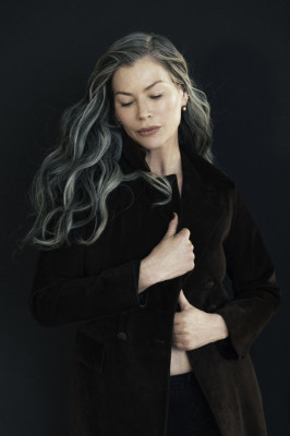Carre Otis pic #1312602