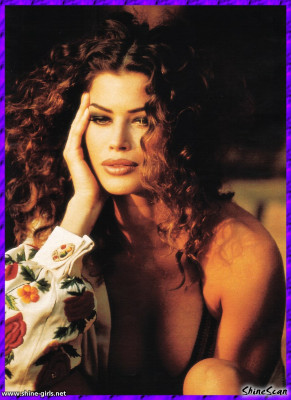Carre Otis pic #19083