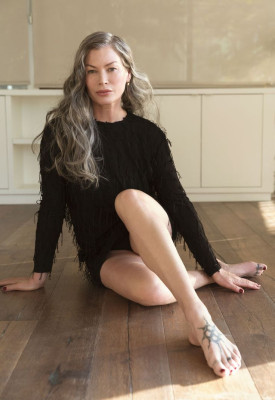 Carre Otis pic #1312604