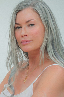 Carre Otis pic #1312609