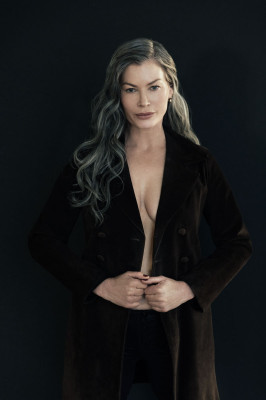 Carre Otis pic #1312610