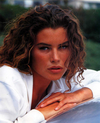 Carre Otis pic #210375