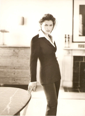 Carre Otis pic #211028