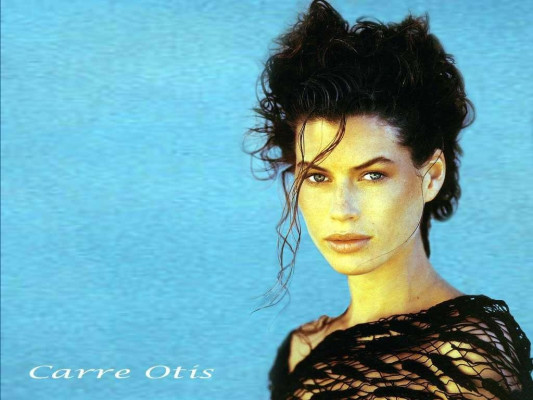 Carre Otis pic #190194