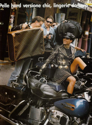 Carre Otis pic #262318