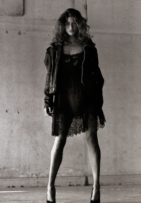 Carre Otis pic #1315328