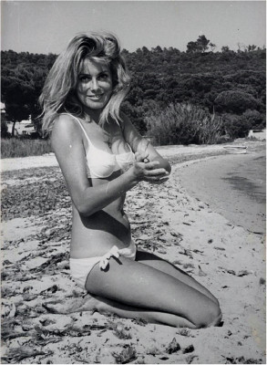 photo 16 in Catherine Deneuve gallery [id377919] 2011-05-16 00:00:00