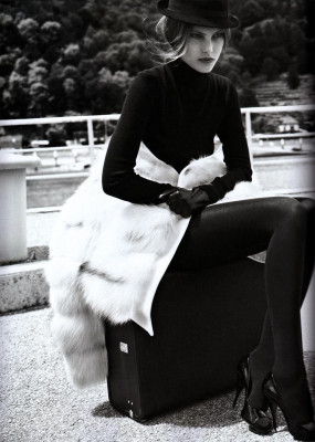 Catherine McNeil pic #107437