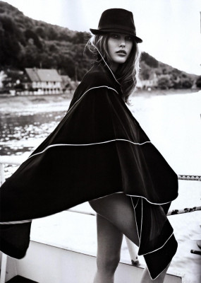 Catherine McNeil pic #107440