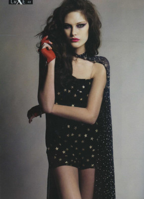 Catherine McNeil pic #104592