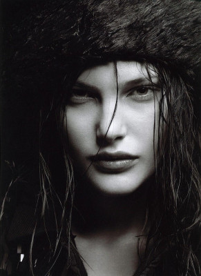 Catherine McNeil pic #103896