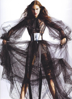 Catherine McNeil pic #101855