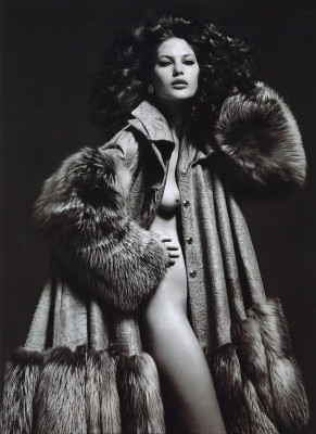Catherine McNeil pic #103935