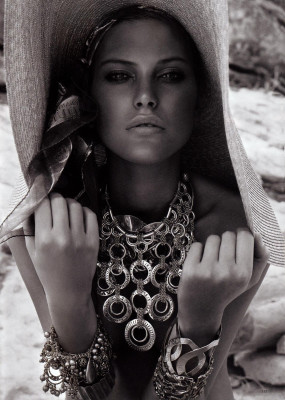 Catherine McNeil pic #101857