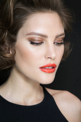 Catherine McNeil pic #903838
