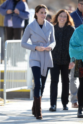 Catherine, Duchess of Cambridge pic #880375