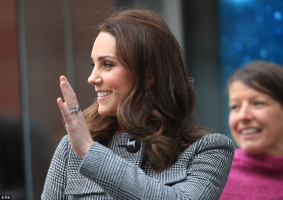 Catherine, Duchess of Cambridge pic #988011