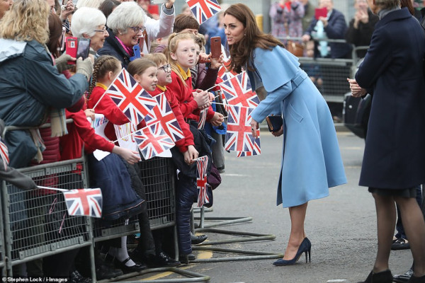 Catherine, Duchess of Cambridge pic #1112518