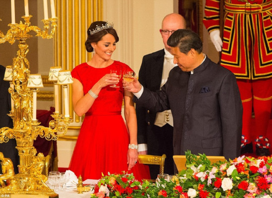 Catherine, Duchess of Cambridge pic #805889