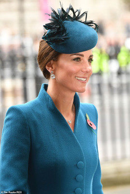 Catherine, Duchess of Cambridge pic #1126776