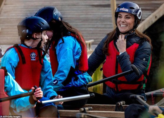 Catherine, Duchess of Cambridge pic #1112472