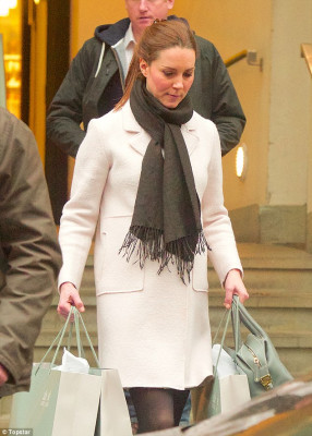 Catherine, Duchess of Cambridge pic #755734