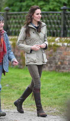 Catherine, Duchess of Cambridge pic #930356