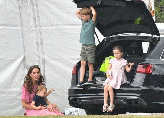 Catherine, Duchess of Cambridge pic #1156688