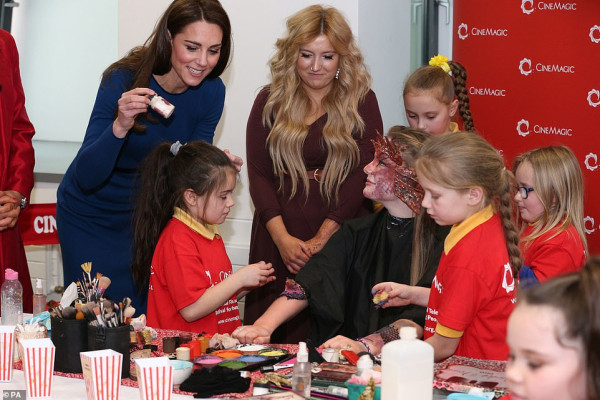 Catherine, Duchess of Cambridge pic #1112515