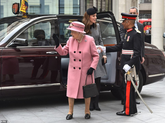 Catherine, Duchess of Cambridge pic #1116877