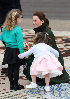 Catherine, Duchess of Cambridge pic #1113038