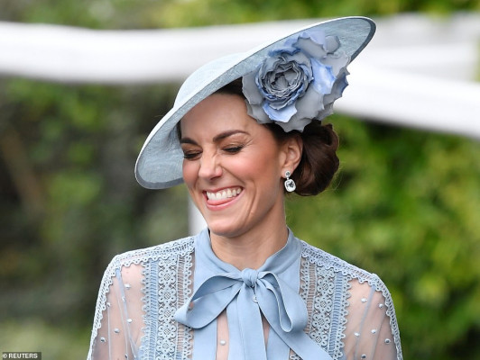Catherine, Duchess of Cambridge pic #1146904
