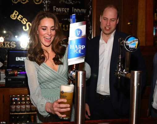 Catherine, Duchess of Cambridge pic #1112467