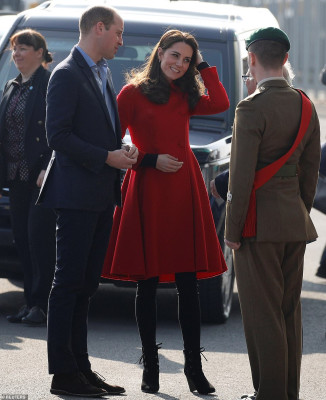 Catherine, Duchess of Cambridge pic #1112495