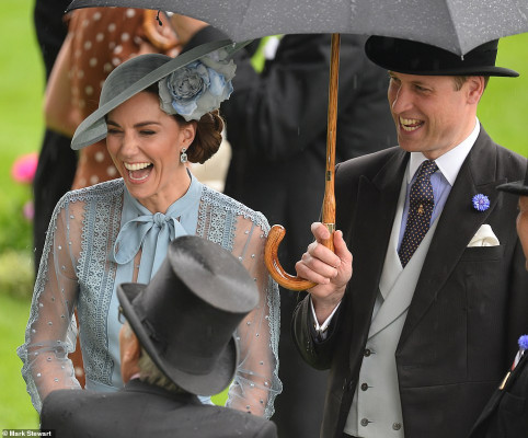 Catherine, Duchess of Cambridge pic #1146901