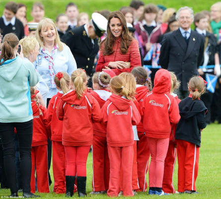Catherine, Duchess of Cambridge pic #705369