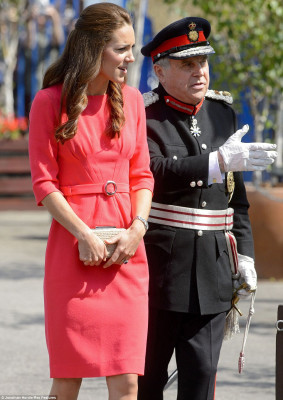 Catherine, Duchess of Cambridge pic #715398