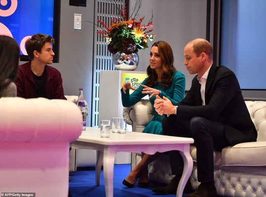 Catherine, Duchess of Cambridge pic #1084829