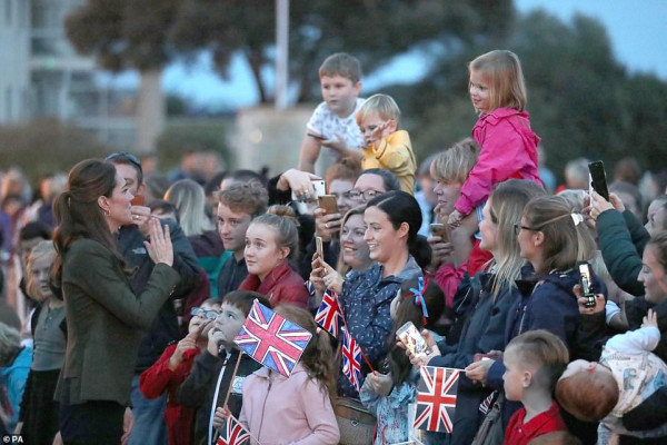Catherine, Duchess of Cambridge pic #1092285