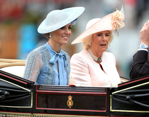 Catherine, Duchess of Cambridge pic #1146896