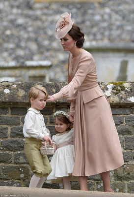 Catherine, Duchess of Cambridge pic #935382