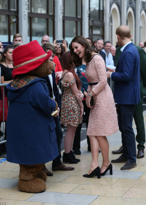 Catherine, Duchess of Cambridge pic #971902