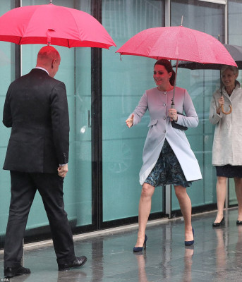 Catherine, Duchess of Cambridge pic #1002548