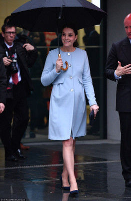 Catherine, Duchess of Cambridge pic #1002551
